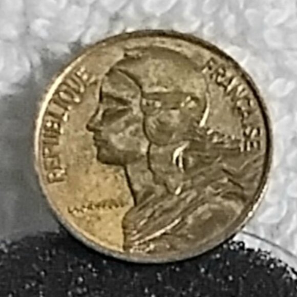 Circulated 1975 France 5 Centimes Liberte Egalite Fraternite... Coin!! - Picture 2 of 3